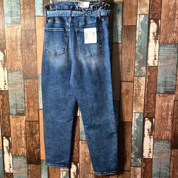 Verevet 27 blue wash paper-bag top jeans with belt - Picture 12 of 16